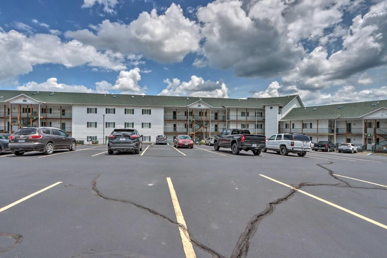 Lakefront Ozark Condo With Balcony And Seasonal Pool! Camdenton Exterior foto